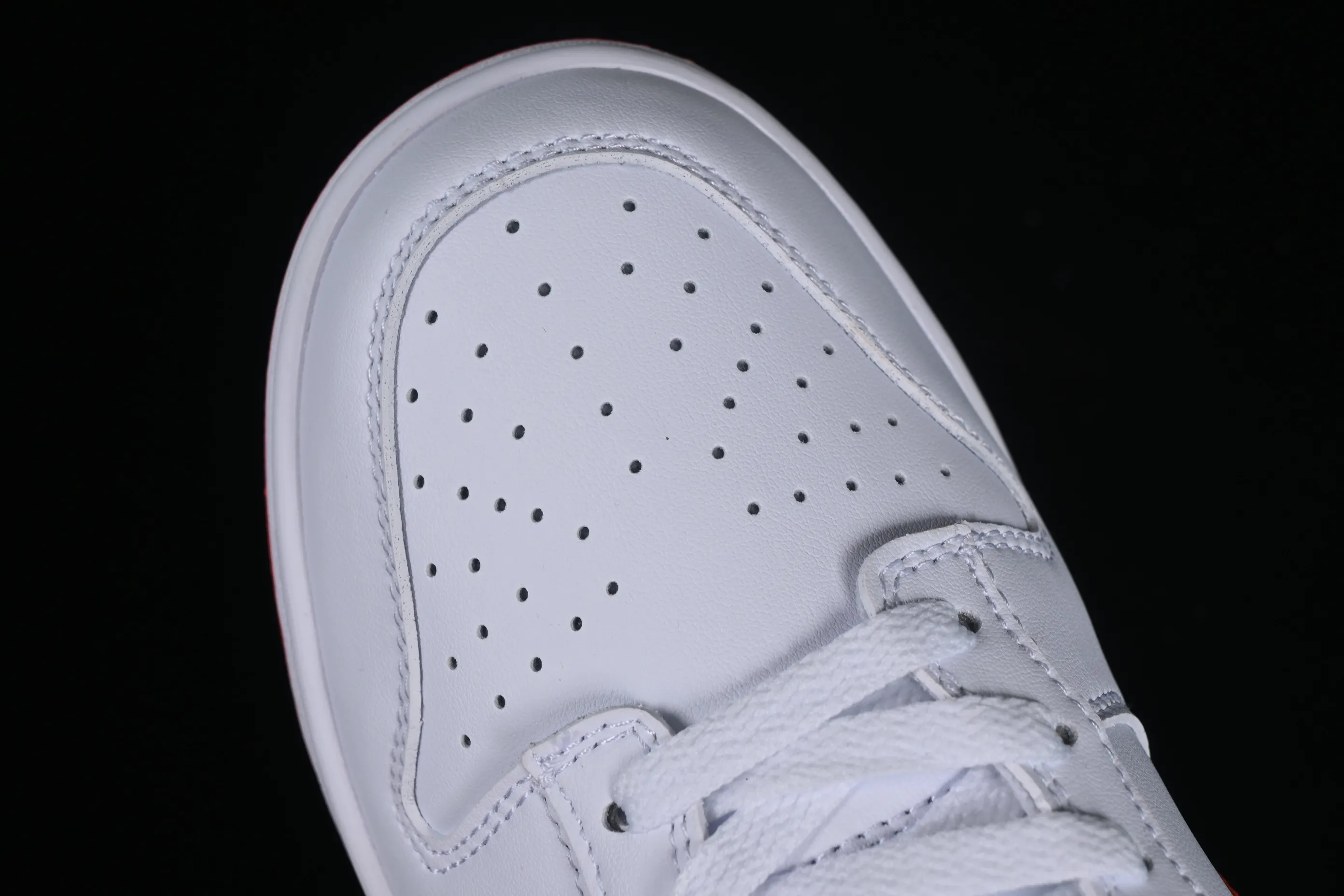 All categories Nk SB Dunk series Nk SB Dunk Low low-top sneakers Nk SB Dunk Low white and orange color low-top casual sports skateboard shoes DV0831-103